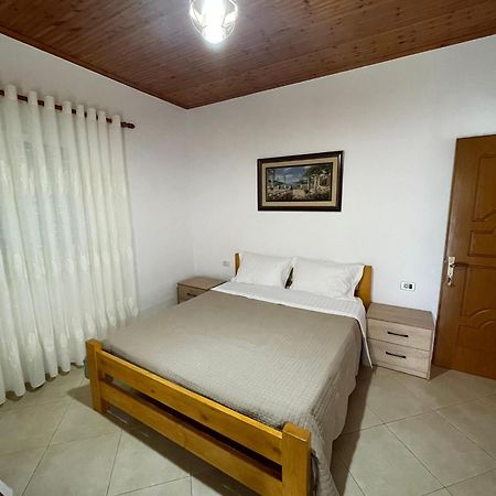 Rent Rooms Sakolli Berat Exterior foto