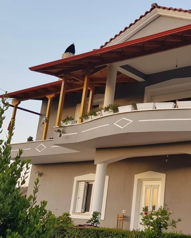 Rent Rooms Sakolli Berat Exterior foto
