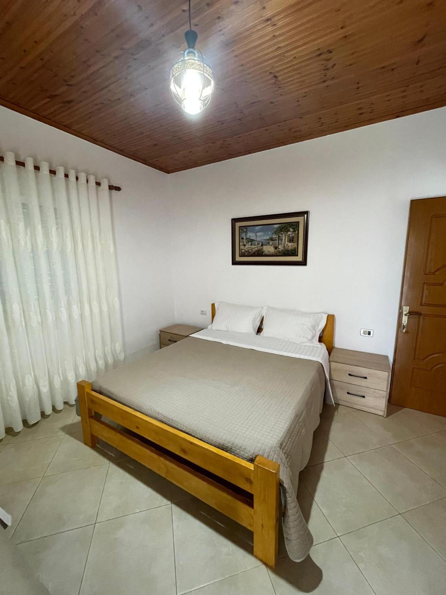 Rent Rooms Sakolli Berat Exterior foto